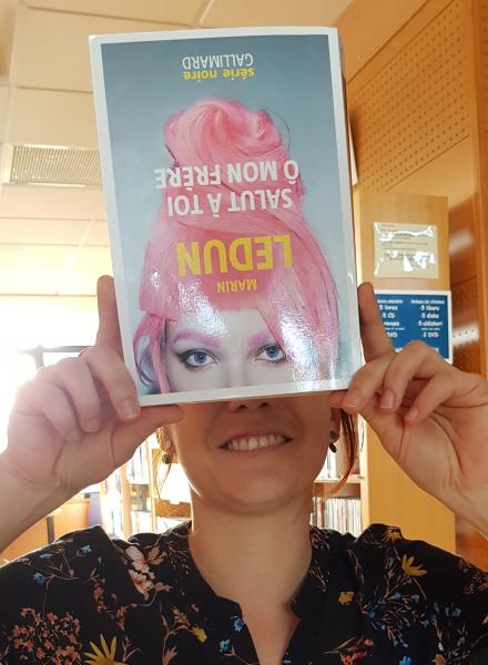 _polizia_eleberri_bat_da_bainan_inkestak_berak_interes_gutti_du_familia_baten_aipatzeko_aitzakia_da_