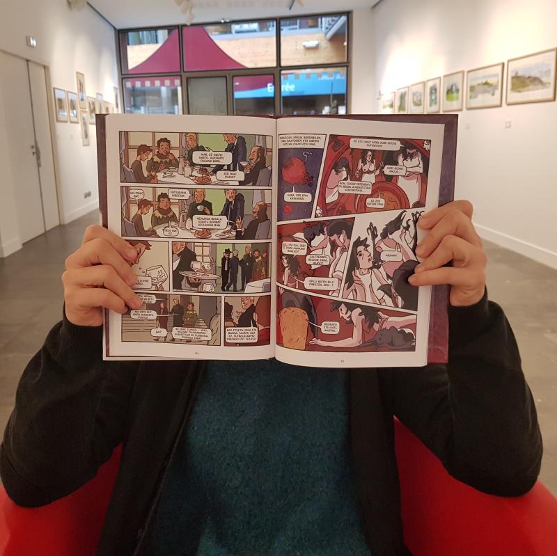 _trikimailuen_bitartez_emazte_pentsalari_batzu_argitara_ekartzen_dituzte_hiru_liburuek_