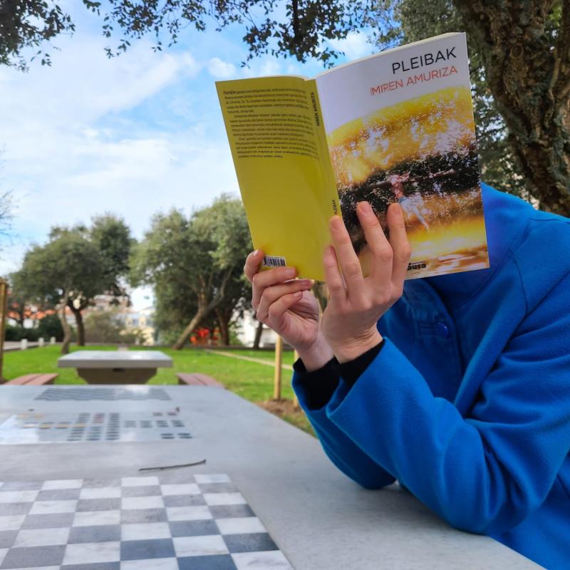 Laguntasunari%20begiratzen%20bazaio%20amodio%20istorio%20bat%20bezala_%20hausturak%20ere%20badira