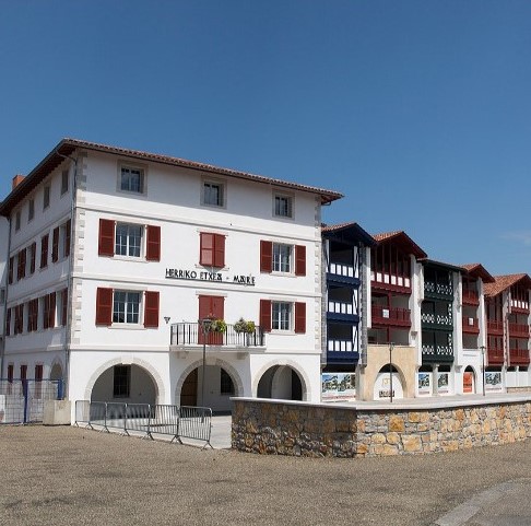 apirilaren_1eko_hiriburuko_berriak