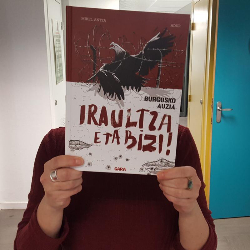 _kasik_zuhaitz_baten_gisan_enbor_nagusitik_10_000_adar_garatzen_ahal_dira_istorio_hortik_abiatuz_