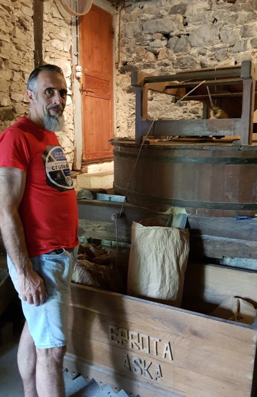 senpereko_akerretako_errotak_ateak_idekiko_ditu_aste_buruan