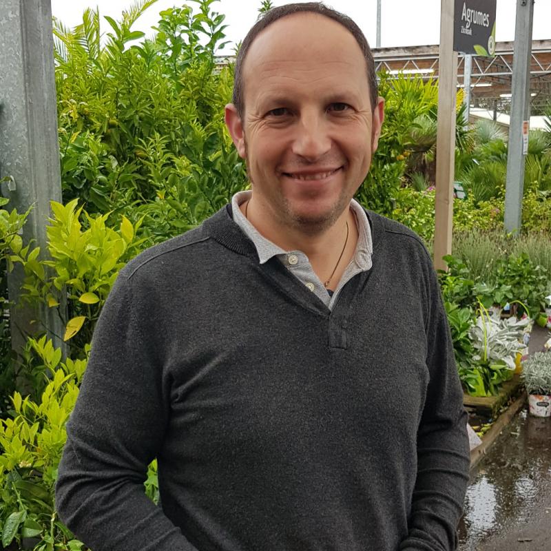 _jendeari_erraiten_genien_kasu_eman_ezazue_goizegi_da_landatzeko_