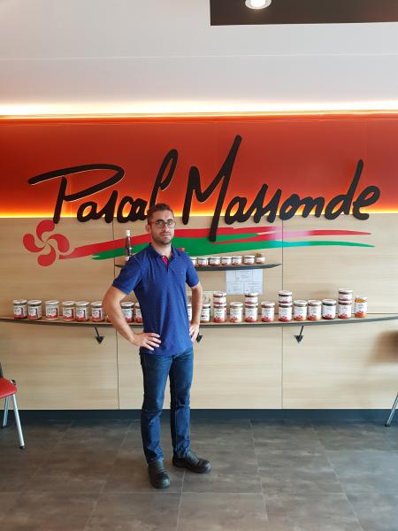 massonde_etxeak_zuraiden_80_urte_ditu_aurten