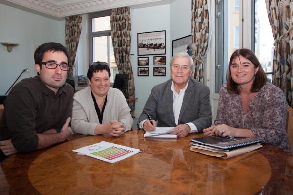 Miarritze%20itzultzaile%20baten%20bila