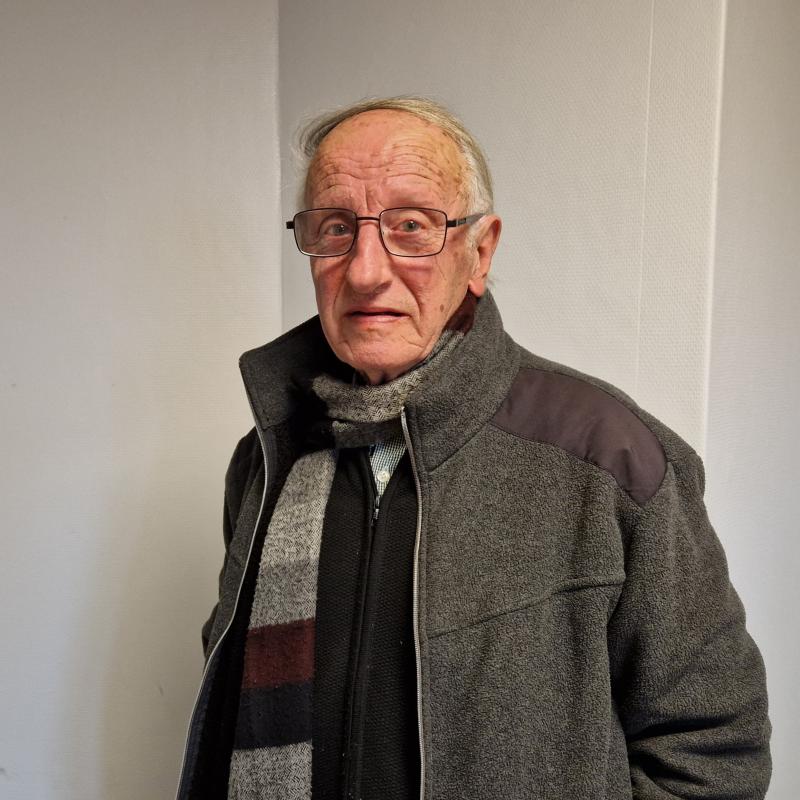 _denak_poetak_gara_eta_norbera_bakarra_baita_bakoitza_munduko_poeta_handiena_da_