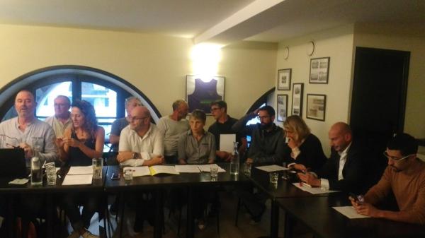 zatiketak_agertzen_dira_baionako_herriko_etxeko_oposizioan