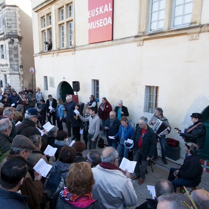 baionan_kantuz_25_urtez