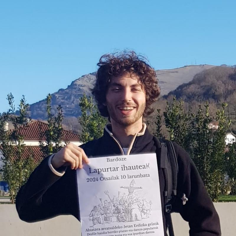 _etxez_etxe_ibili_gira_bardozeko_ihauteriak_aurkezteko_eta_jendea_motibatzeko_