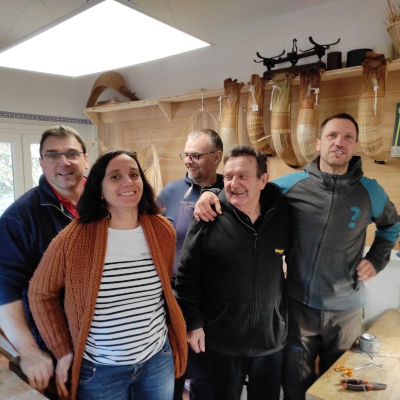 eskutik_enpresa_garatu_eta_kooperatiba_bihurtu