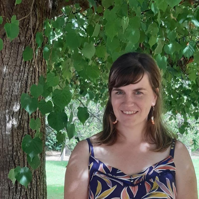 etorkinak_laguntzen_dituen_eskuz_esku_elkartearen_berri_hartu_dugu