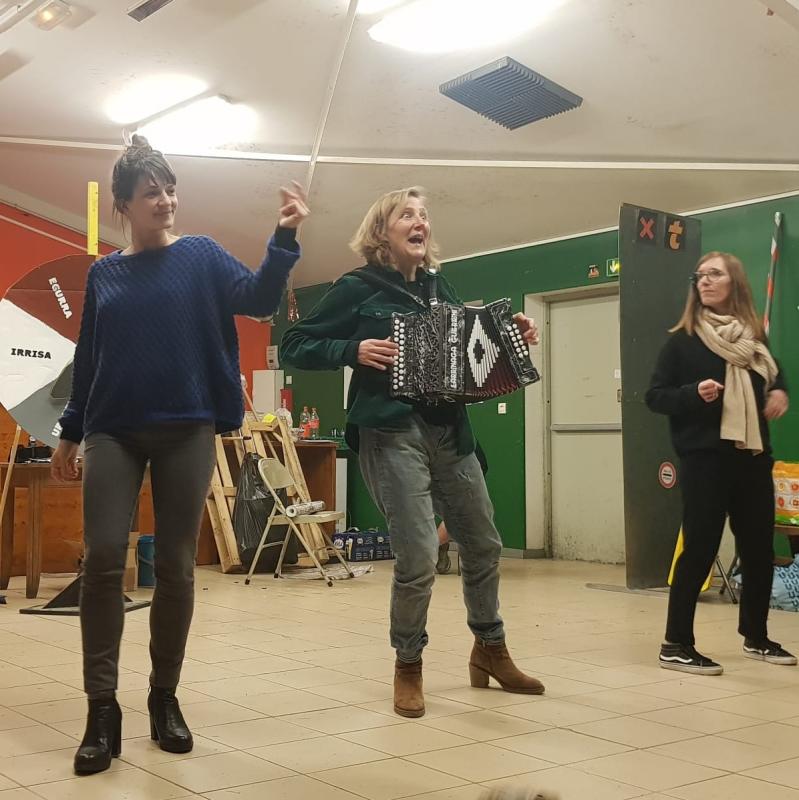 _behar_da_trufatu_probokatu_bainan_ez_da_errespetu_faltarik_ukan_behar_