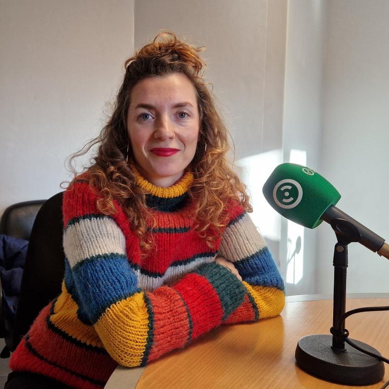 _nire_ustez_literaturak_indar_hori_egiten_ahalko_luke_normari_alternatiba_batzu_proposatzea_