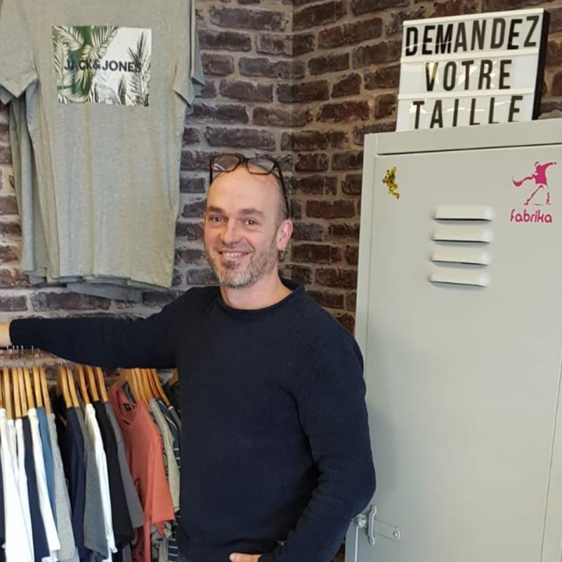 fabrika_dendak_ere_klik_eta_bil_salmenta_eredua_proposatzen_du