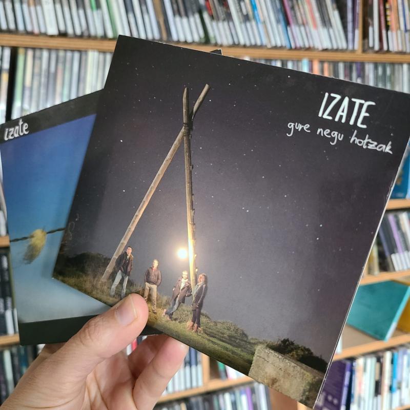 7_urteko_pausaren_ondotik_izate_taldea_eszena_gainera_igoko_da