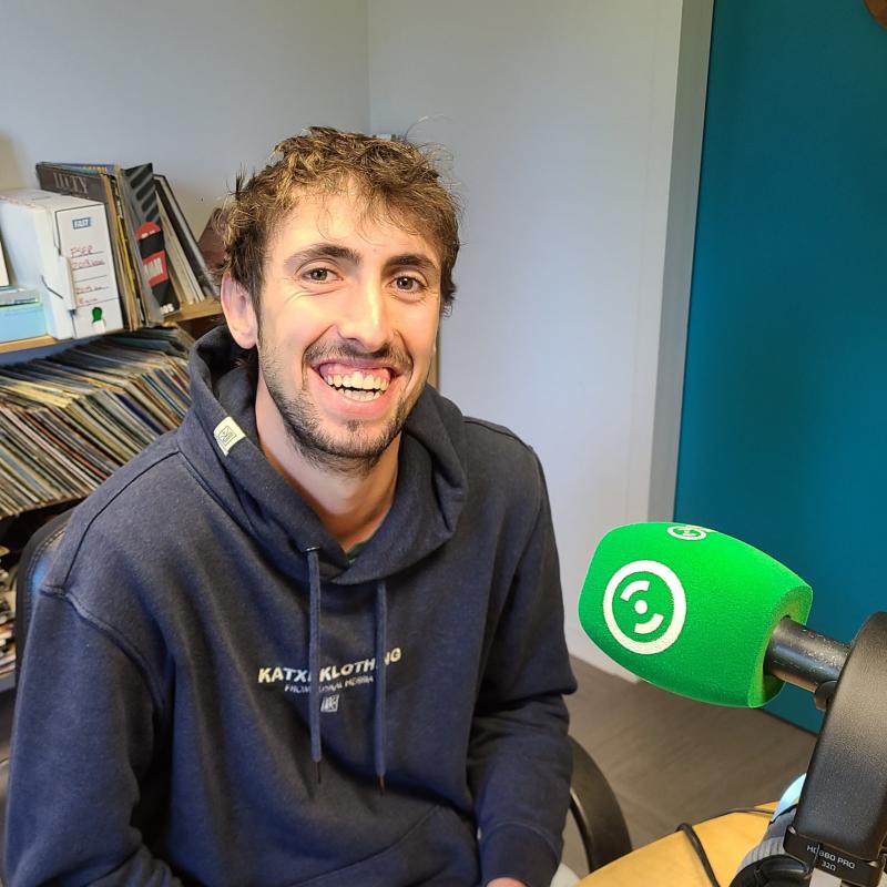 senpereko_bost_atxilotuen_sustengu_gaualdia_kanbon