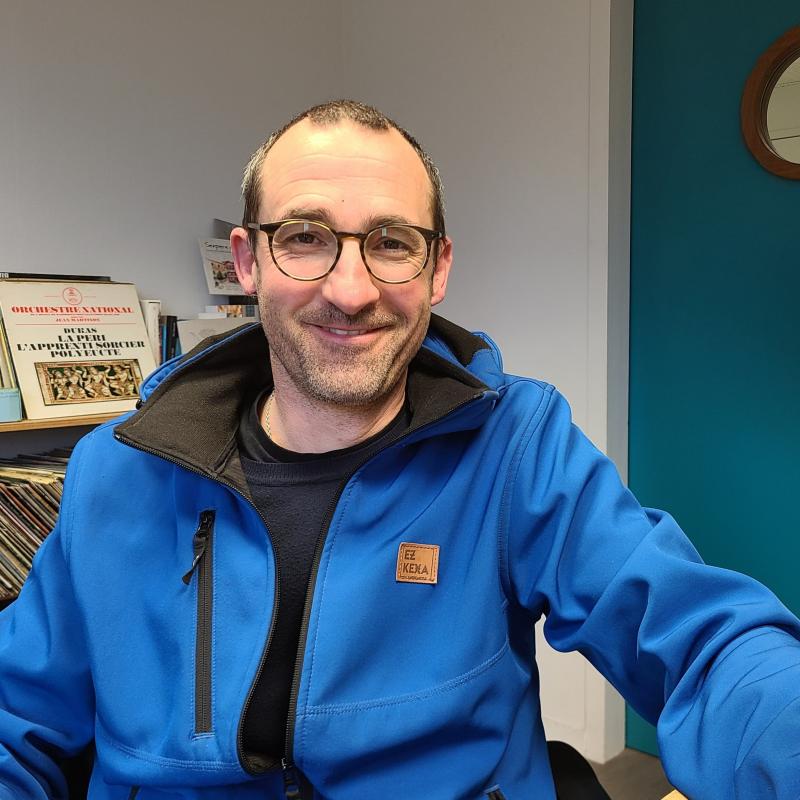 zakarrontzia_botatzeko_txanpona_beharko_dute_hazparnen