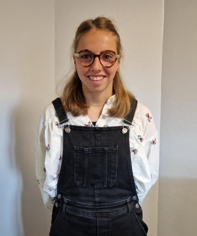 _lekuka_zaila_da_erle_beltzarekin_lan_egitea_buckfast_arrazako_erle_hibridoak_baitira_eta_hunek_ziztatzen_badu_ez_da_gehiago_erle_beltza_izanen_