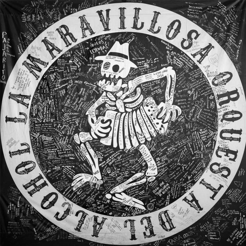 _poesiaren_bidez_eguneroko_bizia_kronikatzen_dute_intimoari_hitz_eginez_unibertsala_hunkitzen_dute_