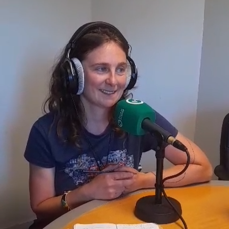 Emazte%20gisa_%20presio%20sozialarengatik_%20zure%20burua%20konbentzitzen%20duzu%20ezin%20duzula%20egin_%20baina%20ez%20da%20batere%20egia