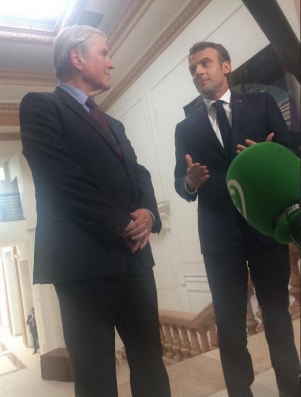 _harrigarria_da_frantziako_lehendakaria_gordeka_etortzea_honerat_