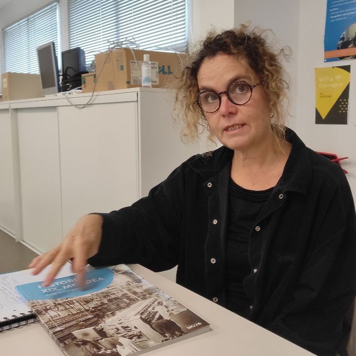 _historia_liburua_egin_dugu_euskal_herritik_partituz_eta_erreferentzia_euskal_herria_bere_osotasunean_hartuz_