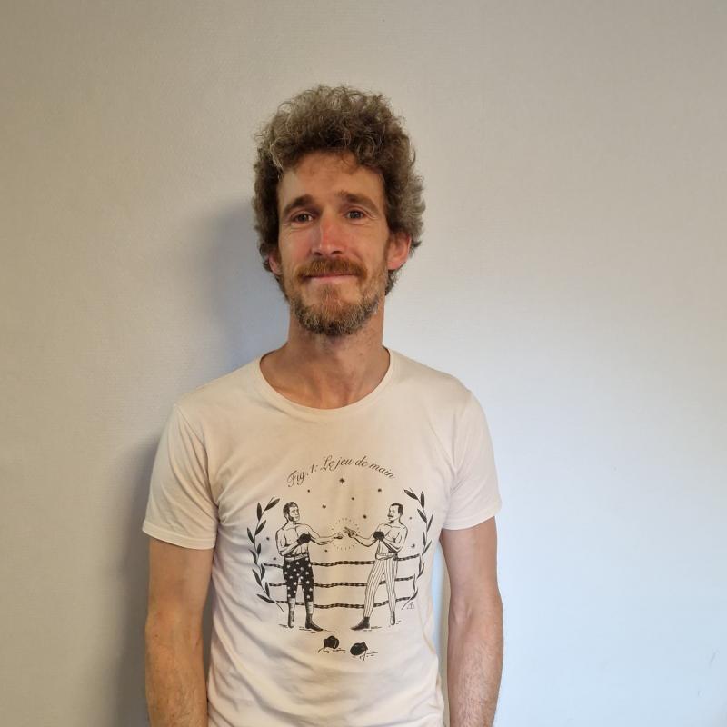 Beti%20ezartzen%20dut%20lauburua_%20jendeak%20beti%20nahi%20du_%20baina%20makila%20zaharretan%20frankotan%20ez%20zen