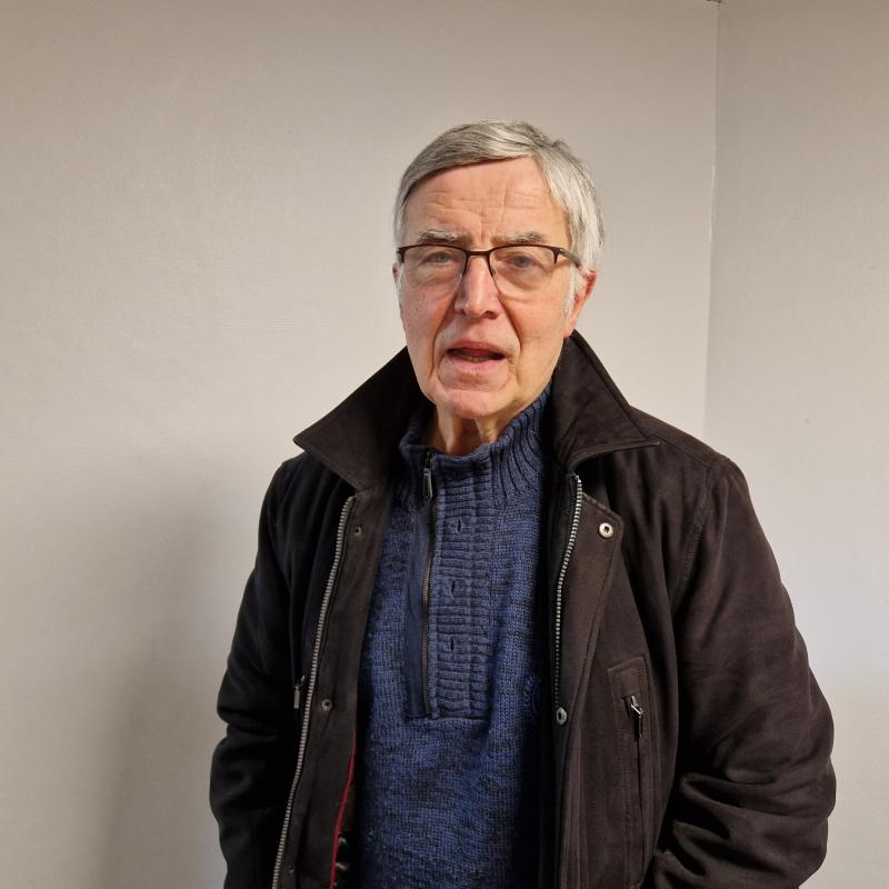 _37_urtetan_bankua_utzi_nuen_kantuz_hasi_nintzan_pena_nuen_ez_lehenago_eginik_