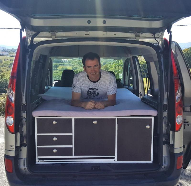 moondura_autoa_hartu_eta_ibili_munduan