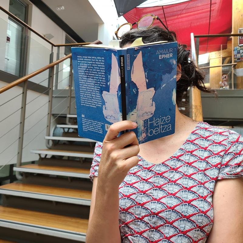 Haize%20Beltza%20eleberria%20eta%20Tomas%20pertsonaia%20ezatseginaz