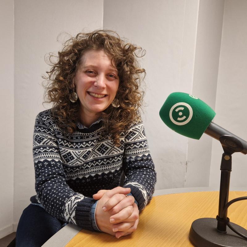 _egoiten_ahal_naiz_naturari_begira_ordu_bat_txoriak_begiratzen_ikusteko_zer_egiten_duten_