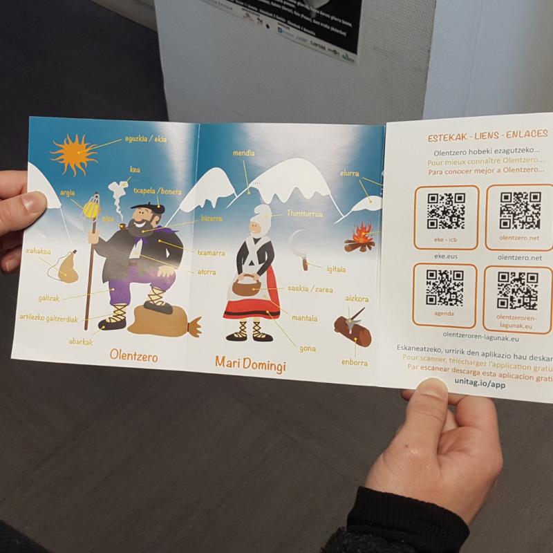 olentzero_eskuen_artean_ukaiteko_liburuxka