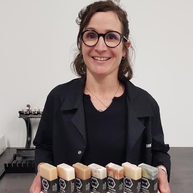 _nire_alabaren_azala_problemak_zirela_eta_hasi_nintzen_begiratzen_eta_azkenean_xaboiak_egiten_hasi_