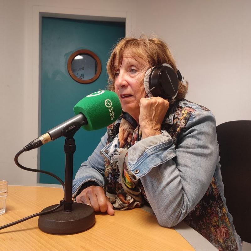 _pastorala_lan_kolektiboa_da_denak_tren_berdinean_xofur_batekin_bainan_denak_ber_heinean_