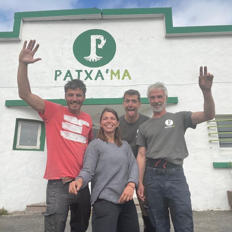 obretako_materialari_bigarren_bizia_emaiten_dio_baionako_patxaa_a_a_ma_elkarteak