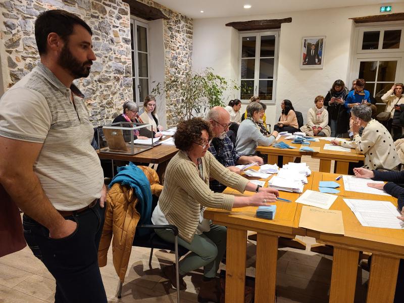 ahetzen_bigarren_itzuliari_begira_dira_hiru_zerrendak