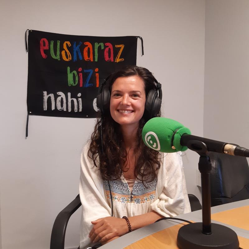 zarena_zarelako_eta_pauline_juliette_uhabia_ikastolaren_alde