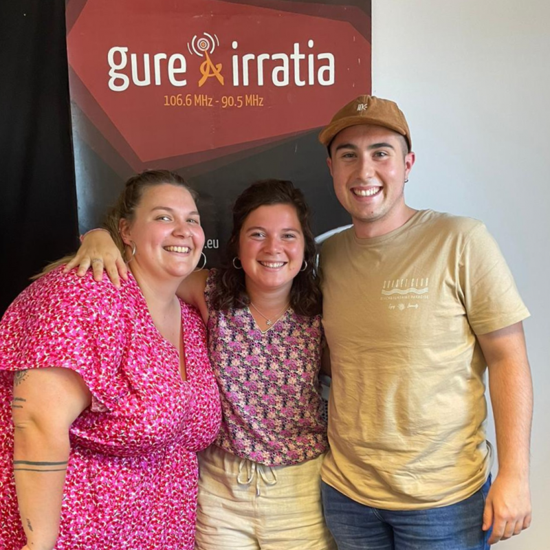 _saran_astia_bost_egunez_besta_