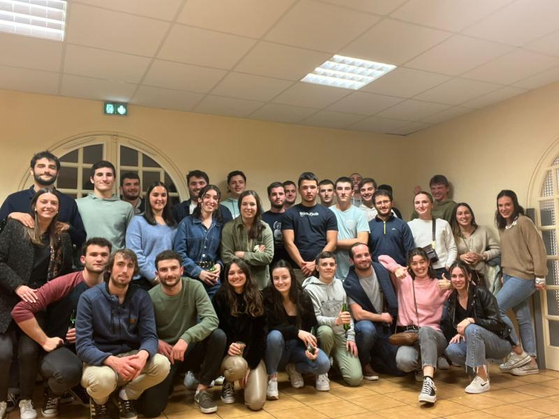 asteburu_honetan_ez_ahantz_senpereko_bestak_