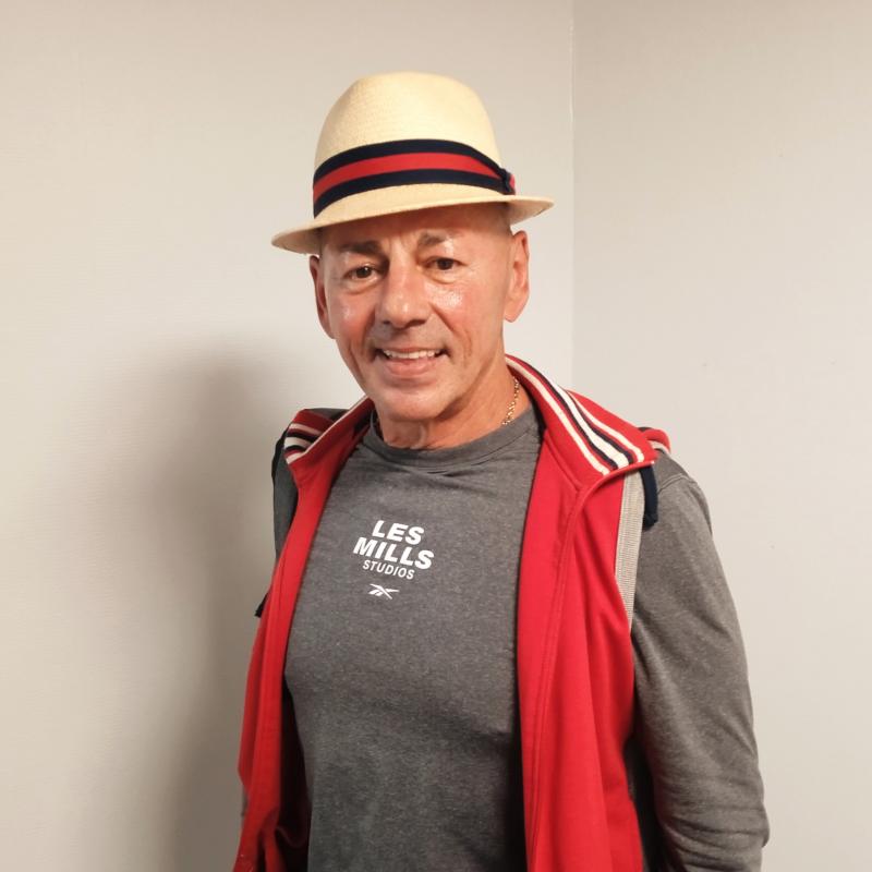 _kanpoko_jendeeri_enbeia_eman_behar_diegu_euskara_mintzatzeko_eta_euskal_kultura_onartzeko_