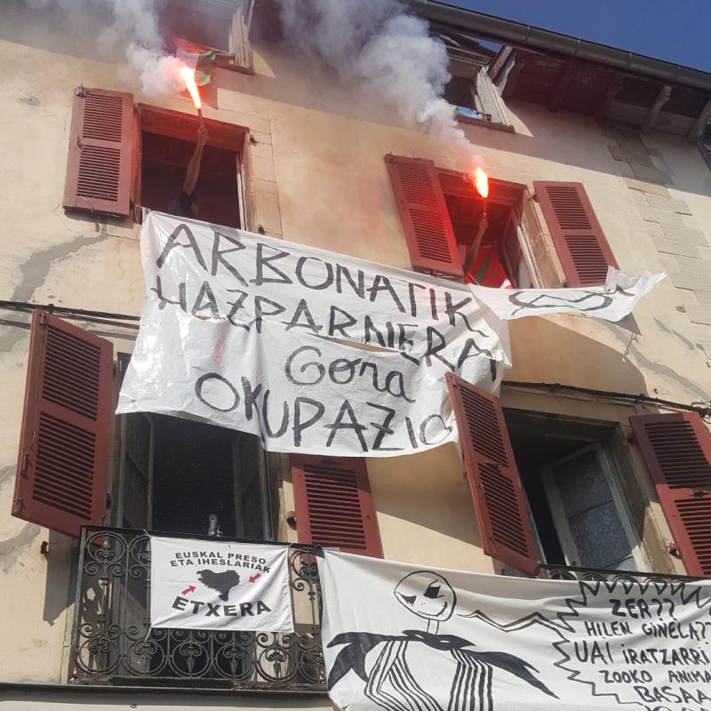 a_a_aoehazparnek_bizi_behar_du_herriak_bizi_behar_du_eta_gaztetxea_lortuko_dugua_a_aoe
