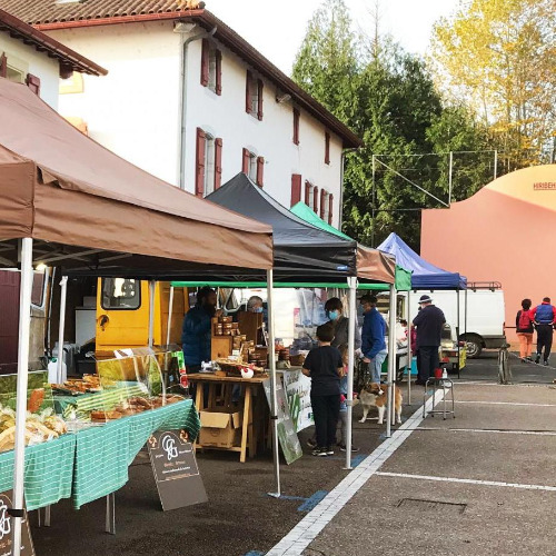 sortzaileen_merkatua_asteburu_huntan