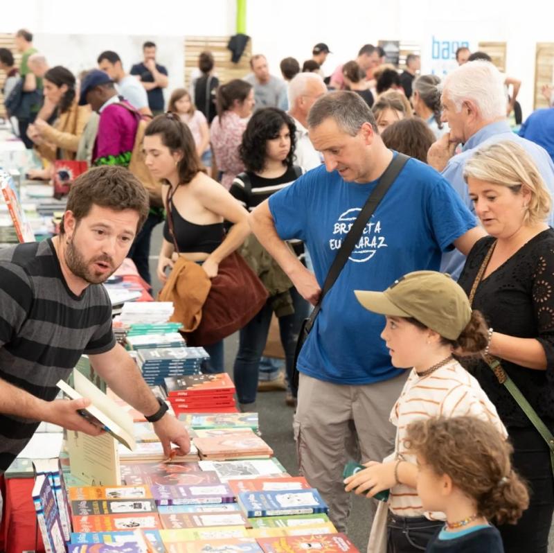 ziburuko_azoka_gozamen_kolektibo_partekatua